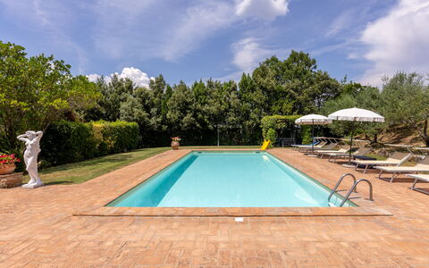 Villa Daluma, Private Pool in Todi: Swimming Pool, Shade, Resort, Garden, Hacienda, Estate, Landscaping, Eco Hotel, Outdoor Furniture, Villa