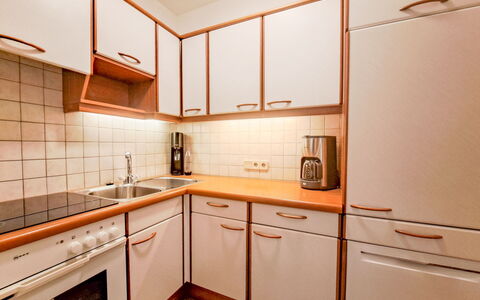Auffach 606: Kitchen, Wood, Countertop, Interior Design, Flooring, Major Appliance, Cabinetry, Kitchen Appliance, Floor, Sink