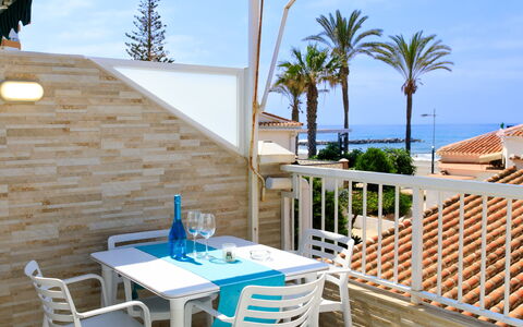 El Bungalow: Furniture, Interior Design, Chair, Outdoor Furniture, Natural Material, Shade, Outdoor Table, Design, Restaurant, Kitchen & Dining Room Table