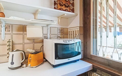 Locanda dei Nonni: Wood, Interior Design, Kitchen Appliance, Major Appliance, Kitchen, Home Appliance, Small Appliance, Room, Countertop, Cabinetry