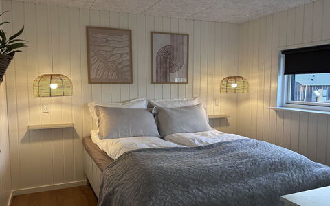 Tayara - 900M from the Sea: Wood, Interior Design, Flooring, Ceiling, Floor, Bedroom, Light Fixture, Lighting, Room, Bed