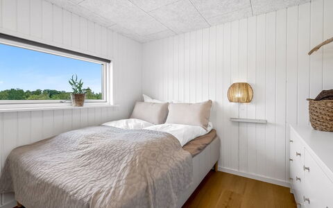 Tayara - 900M from the Sea: Wood, Ceiling, Flooring, Floor, Bedroom, Bedding, Bed Sheet, Bed, Plank, Hardwood