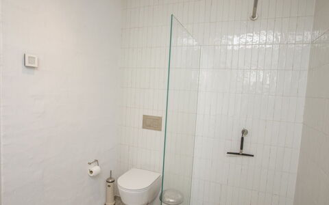 Ehlin - 900M from the Sea: Wall, Flooring, Plumbing Fixture, Bathroom, Floor, Interior Design, Plumbing, Tile, Room
