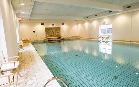 Ehlin - 900M from the Sea: Resort, Swimming Pool, Hotel
