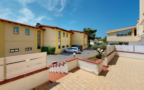 Baia di Tempsa Beach and Sea: Apartment, Balcony, Estate, Shade, Hotel, Villa, Driveway, Plaster