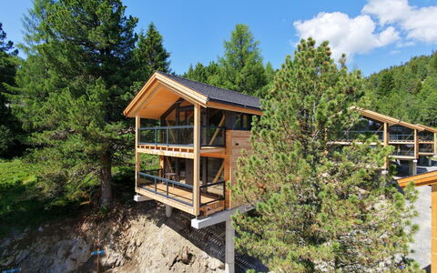 02 Nth051 18B Sup Chalet mit Sauna und Hot Tub 2 e: Wood, Cottage, Log Cabin, Lumber, Hardwood, Outdoor Structure, Larch, Balcony