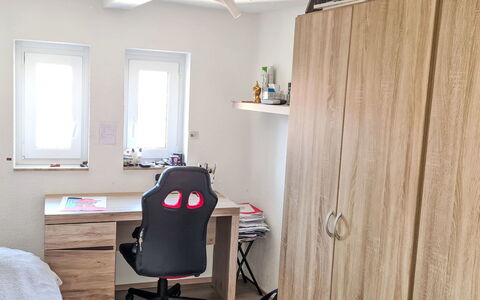 Workbase Nidderau: Furniture, Wood, Interior Design, Flooring, Floor, Room, Wood Flooring, Cabinetry, Drawer, Home