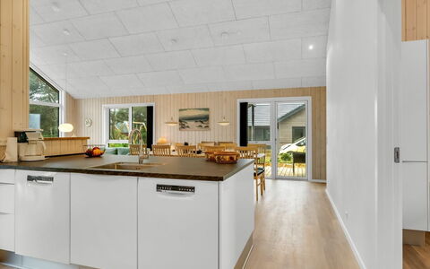 Ylermi - 600M from the Sea: Flooring, Wood, Floor, Interior Design, Ceiling, Kitchen, Wood Flooring, Countertop, Furniture, Kitchen & Dining Room Table