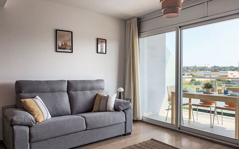 Sonnige Ferien: Furniture, Interior Design, Flooring, Apartment, Floor, Room, Couch, Home, Living Room, Chair