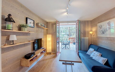 Beau Séjour: Flooring, Wood, Interior Design, Floor, Ceiling, Wood Flooring, Furniture, Room, Living Room, Hardwood