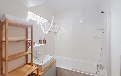 Beau Séjour: Wall, Plumbing Fixture, Flooring, Interior Design, Bathroom, Floor, Room, Plumbing, Tap, Bathroom Sink