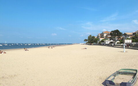 Beau Séjour: Beach, Coast, Sand, Coastal And Oceanic Landforms, Shore, Sea, Ocean, Shade, Vacation