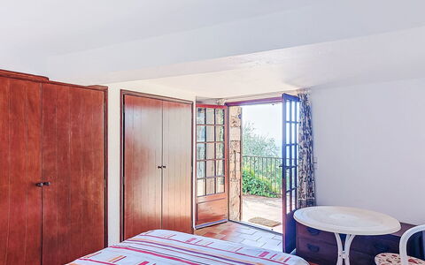 Balcon D'Azur: Bed, Wall, Bedroom, Furniture, Wood, Bed Sheet, Bedding, Interior Design, Textile, Floor
