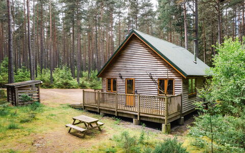 Ballater 100: Residential Area, Hill, House, Home, Resort, Mountain Range, Eco Hotel, Hill Station, Estate, Villa
