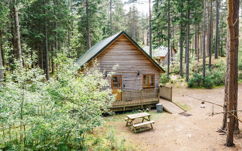 Ballater 100: Residential Area, Hill, House, Home, Resort, Mountain Range, Eco Hotel, Hill Station, Estate, Villa