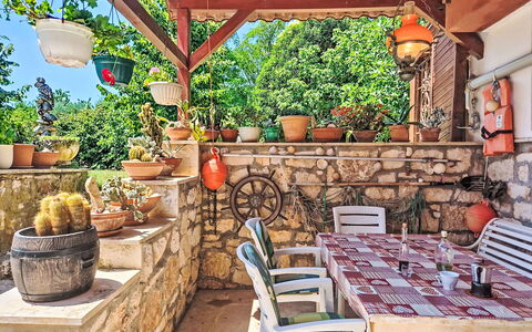 Monte: Residential Area, Hill, House, Home, Resort, Mountain Range, Eco Hotel, Hill Station, Estate, Villa