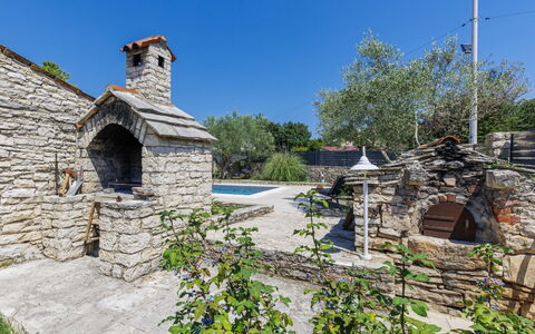 Happy: Residential Area, Hill, House, Home, Resort, Mountain Range, Eco Hotel, Hill Station, Estate, Villa