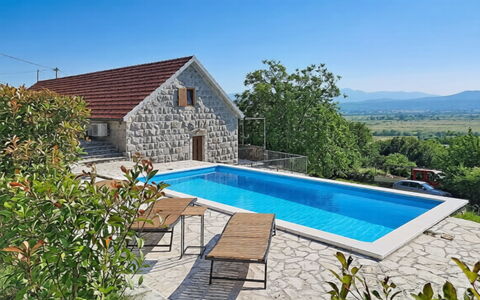Ana: Residential Area, Hill, House, Home, Resort, Mountain Range, Eco Hotel, Hill Station, Estate, Villa