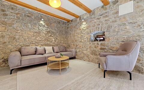 Ana: Residential Area, Hill, House, Home, Resort, Mountain Range, Eco Hotel, Hill Station, Estate, Villa