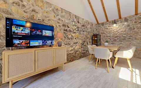 Ana: Residential Area, Hill, House, Home, Resort, Mountain Range, Eco Hotel, Hill Station, Estate, Villa