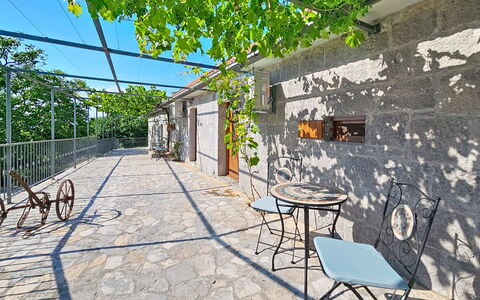 Ana: Residential Area, Hill, House, Home, Resort, Mountain Range, Eco Hotel, Hill Station, Estate, Villa