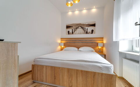 Gliwice 100: Residential Area, Hill, House, Home, Resort, Mountain Range, Eco Hotel, Hill Station, Estate, Villa