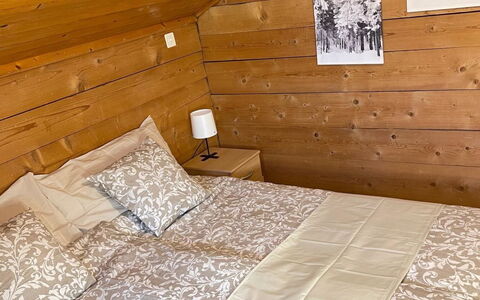 Allalinblick: Wood, Flooring, Floor, Interior Design, Furniture, Bedroom, Bed, Bed Sheet, Linens, Room