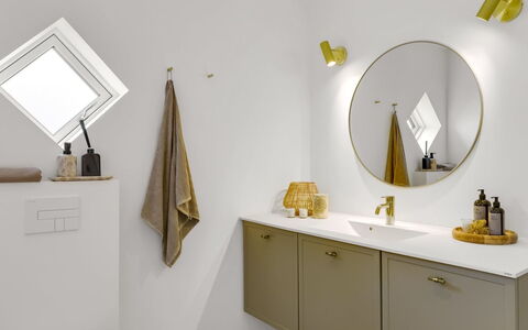 Thorlef - 500M from the Sea: Mirror, Plumbing Fixture, Interior Design, Bathroom Cabinet, Bathroom, Plumbing, Light Fixture, Tap, Sink, Cabinetry
