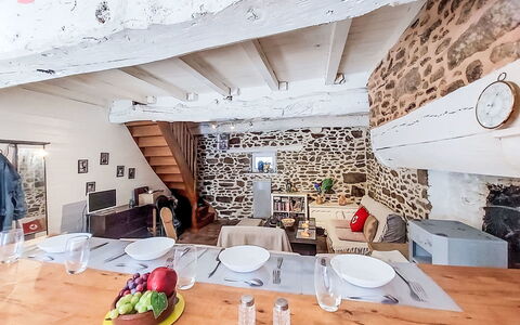 Le Bourg Tressé: Wall, Furniture, Home, Cottage, Chair, Design, Kitchen & Dining Room Table, Houseplant, Kitchen