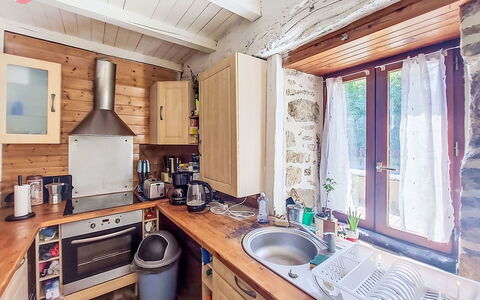 Le Bourg Tressé: Wood, Home, Major Appliance, Cottage, Wood Stain, Hardwood, Kitchen Appliance, Kitchen, Log Cabin, Home Appliance