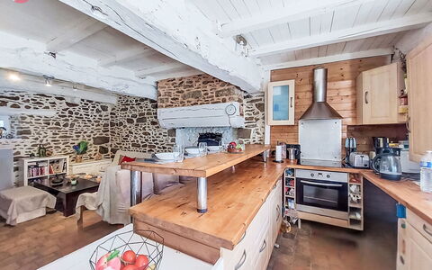Le Bourg Tressé: Kitchen, Furniture, Wood, Countertop, Interior Design, Flooring, Major Appliance, Floor, Ceiling, Cabinetry