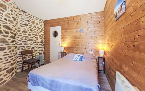Le Bourg Tressé: Wood, Furniture, Interior Design, Floor, Home, Bedroom, Bed, Linens, Ceiling, Wood Stain
