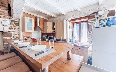 Le Bourg Tressé: Furniture, Wood, Interior Design, Kitchen, Flooring, Ceiling, Floor, Countertop, Room, Home