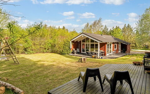 Marjanna - 700M to the Fjord: Swimming Pool, Farmhouse, Estate, Villa, Resort, Hacienda, Eco Hotel, Backyard