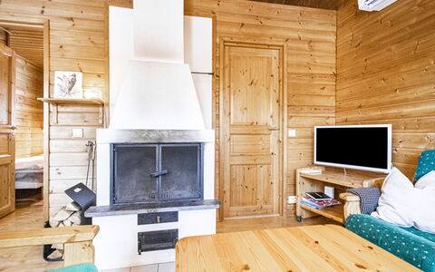 Naavarinne: Wood, Ceiling, Interior Design, Flooring, Home, Floor, Room, Furniture, Hardwood, Log Cabin