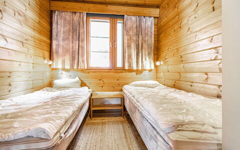 Naavarinne: Wood, Floor, Bedroom, Flooring, Bed, Ceiling, Wood Stain, Bed Sheet, Bedding, Hardwood