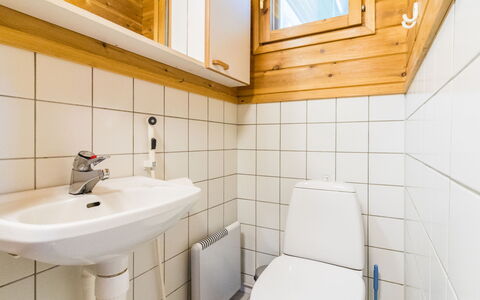 Naavarinne: Wood, Flooring, Plumbing Fixture, Floor, Bathroom, Bathroom Sink, Interior Design, Sink, Plumbing, Toilet