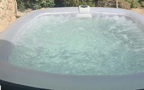 Villa Blue: Bathtub, Plumbing Fixture, Jacuzzi, Swimming Pool, Outdoor Furniture, Flowerpot, Houseplant