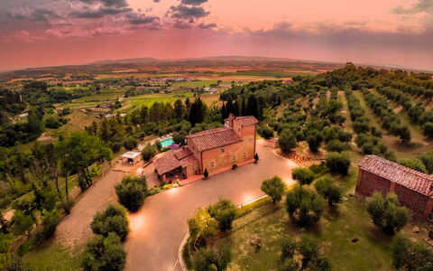 Villa Larino: Estate, Village, Farmhouse, Hacienda, Castle, Mansion, Villa, Historic House, Night