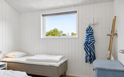 Pia - 350M from the Sea: Wood, Floor, Ceiling, Bedroom, Plank, Bedding, Hardwood, Bed, Wood Stain, Design