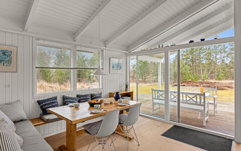 Gudmunda - 300M from the Sea: Wood, Wood Flooring, Ceiling, Hardwood, Cottage, Plank, Porch, Wood Stain, Deck, Log Cabin