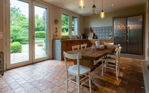 Le Chant D'Azif: Furniture, Interior Design, Flooring, Wall, Wood, Floor, Table, Kitchen & Dining Room Table, Kitchen, Chair