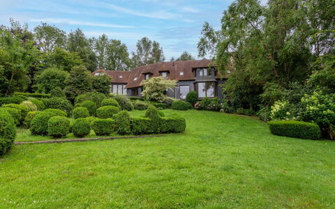 Le Chant D'Azif: Grass, Shrub, Garden, House, Land Lot, Lawn, Groundcover, Cottage