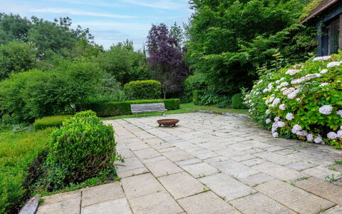 Le Chant D'Azif: Green, Garden, Shrub, Flagstone, Groundcover, Walkway, Landscaping, Lawn, Botanical Garden