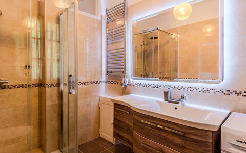 Sant'Agata: Bathroom, Plumbing Fixture, Interior Design, Flooring, Sink, Bathroom Cabinet, Floor, Bathroom Sink, Mirror, Tap