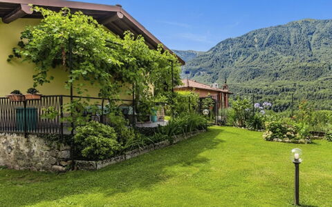 Casa Iolanda: Mountainous Landforms, Mountain, Hill, Mountain Range, Highland, Hill Station, Landscape, Valley, Rural Area, Ridge