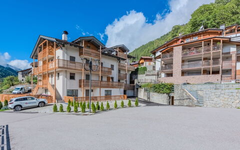 Vita Nova: Snow, Winter, Freezing, Cottage, Hill Station, Larch, Ice Cap, Glacial Landform, Ski Resort