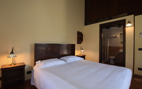 La Muraglia: Wall, Interior Design, Wood, Floor, Flooring, Bed, Bedroom, Ceiling, Furniture, Lighting