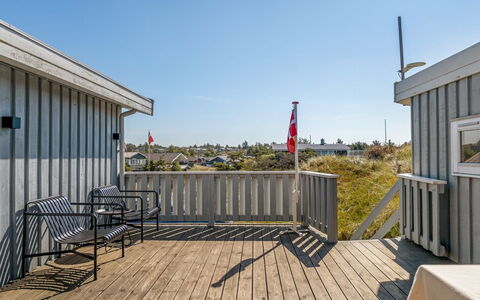 Elsamaria - 400M from the Sea: Sky, Roof, Home, Composite Material, Deck, Balcony, Siding, Porch, Plank, Handrail