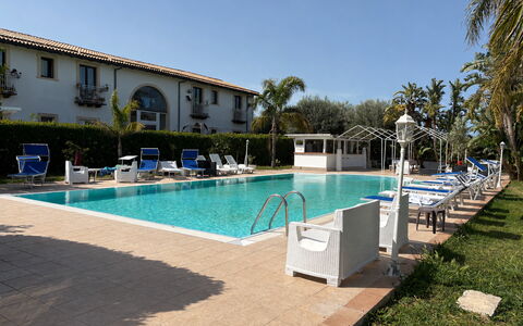 Villa Gertrude: Swimming Pool, Resort, Hotel, Hacienda, Eco Hotel, Thermae, Villa, Sunlounger, Resort Town